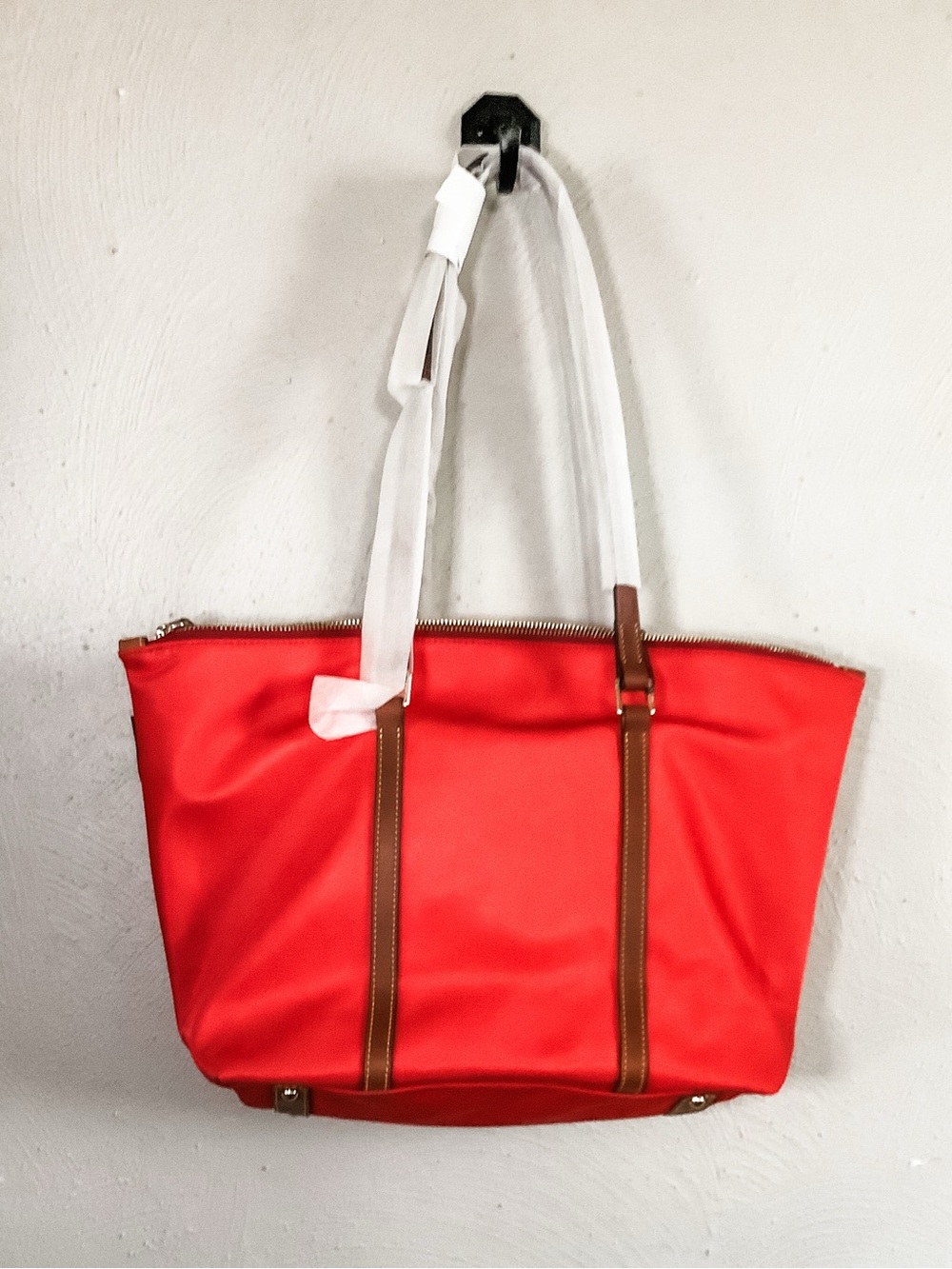 NWT Dooney & Bourke Red Nylon Wayfarer Tote Bag with Leather Trim - Picture 4 of 7